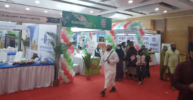 শেষ দিনে উপচেপড়া ভিড়, ওমরা প্যাকেজে আগ্রহ বেশি