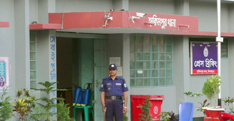 দিনাজপুরে হেরোইনসহ পুলিশ সদস্য আটক