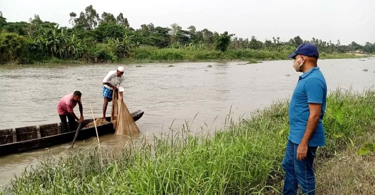হালদায় অভিযান, ইঞ্জিনচালিত নৌকা ধ্বংস