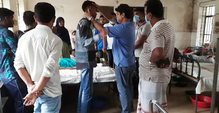 মুন্সিগঞ্জে কিশোর গ্যাংয়ের হামলায় ৩ কলেজছাত্র আহত, গ্রেফতার ১