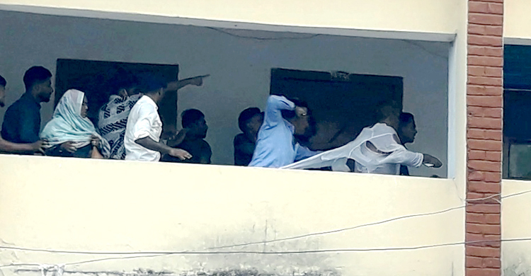 পিটিয়ে স্বতন্ত্র প্রার্থীর মনোনয়নপত্র ছিনিয়ে নিলো দুষ্কৃতকারীরা