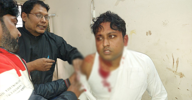 ইউএনওকেই দুষছেন ‘জনতার’ হাতে মার খাওয়া সাব-রেজিস্ট্রার