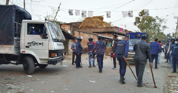 নির্বাচনে হেরে পুলিশের উপর হামলা
