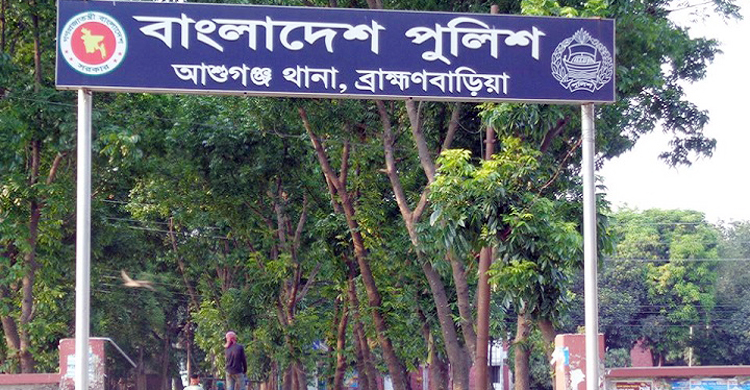 বাসার ছাদে তরুণের ঝুলন্ত মরদেহ, দুই বন্ধু আটক