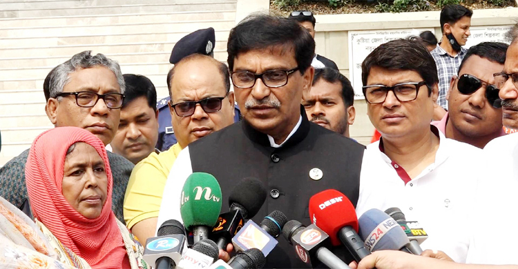 বিদেশিদের নিয়ে ষড়যন্ত্র করে লাভ হবে না বিএনপির: হানিফ