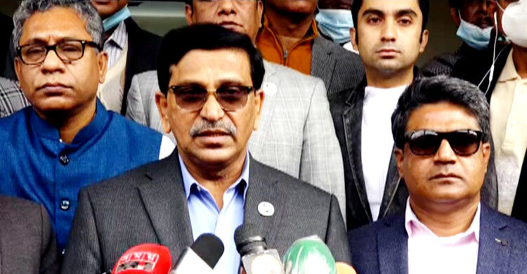 ‘করোনার ভ্যাকসিন জনগণকে ফ্রি দেয়ার চেষ্টা করছে সরকার’