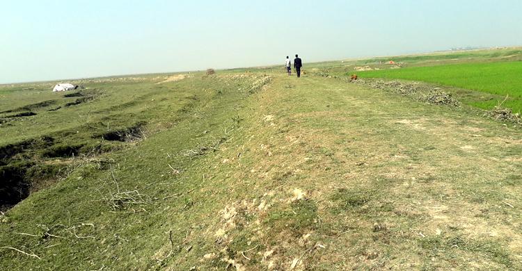 ভাঙন নেই তবুও লাখ লাখ টাকা বরাদ্দ!