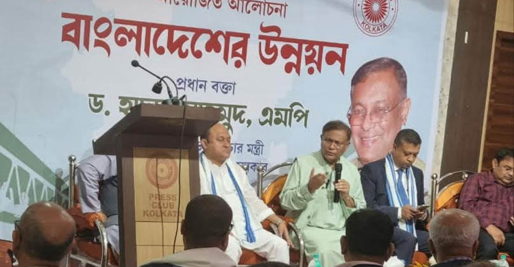 কাঁটাতারের বেড়া দুই বাংলার মানুষের বন্ধন ছিন্ন করতে পারেনি
