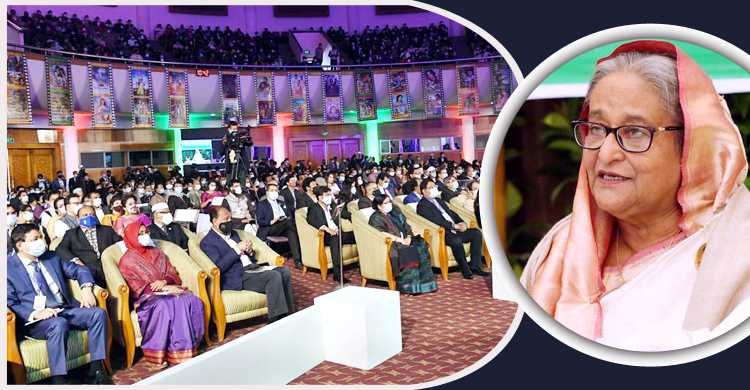 পরিবার নিয়ে দেখা যায় এমন চলচ্চিত্র বানাতে হবে : প্রধানমন্ত্রী