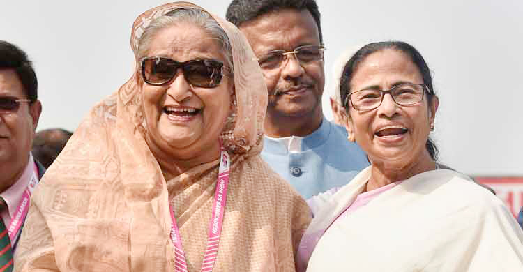 ভালোবাসার বন্ধন আরও সুদৃঢ় হবে : শেখ হাসিনাকে মমতা