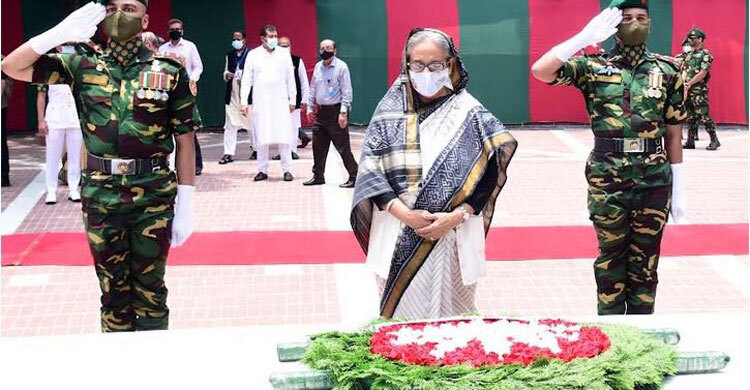 PM offers prayers at Bangabandhu’s mazar in Tungipara