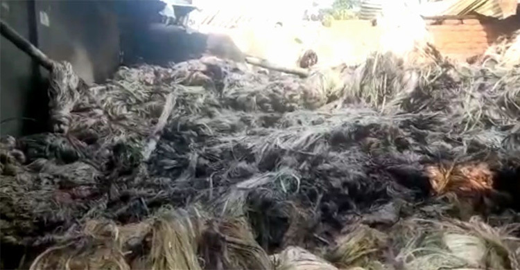 ইউপি নির্বাচন: স্বতন্ত্র প্রার্থীর কর্মীর ব্যবসাপ্রতিষ্ঠানে আগুন