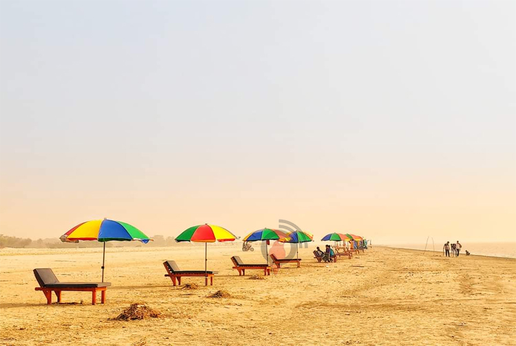 নিঝুম দ্বীপের বাড়তি আকর্ষণ ৮শ মিটার কাঠের সেতু