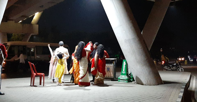 ফাগুনে একাকার ভালোবাসা দিবস