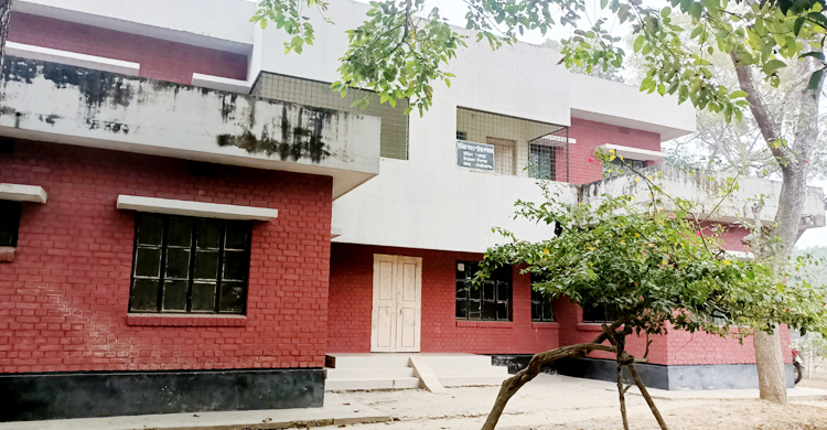 সকাল ১০টায় খুলে দুপুর ১২টায় বন্ধ!