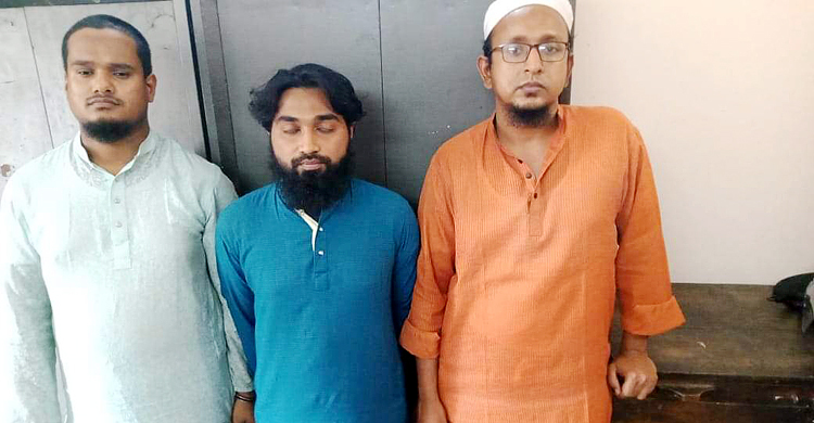 সোনারগাঁয়ে হেফাজত নেতাসহ গ্রেফতার ৩
