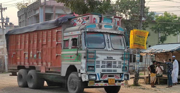 হিলি স্থলবন্দর দিয়ে গম আমদানি শুরু