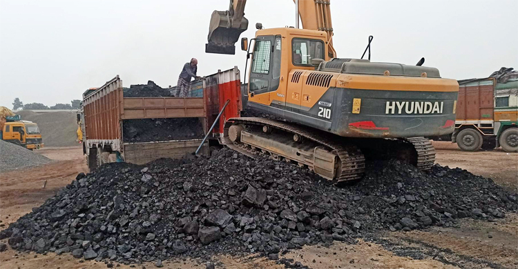দীর্ঘদিন পর হিলি স্থলবন্দরে কয়লা আমদানি