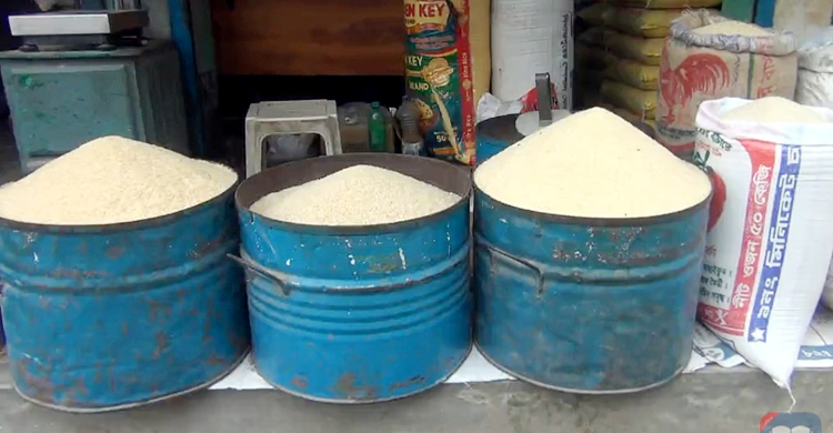 আমদানির পরও হিলিতে বেড়েছে চালের দাম