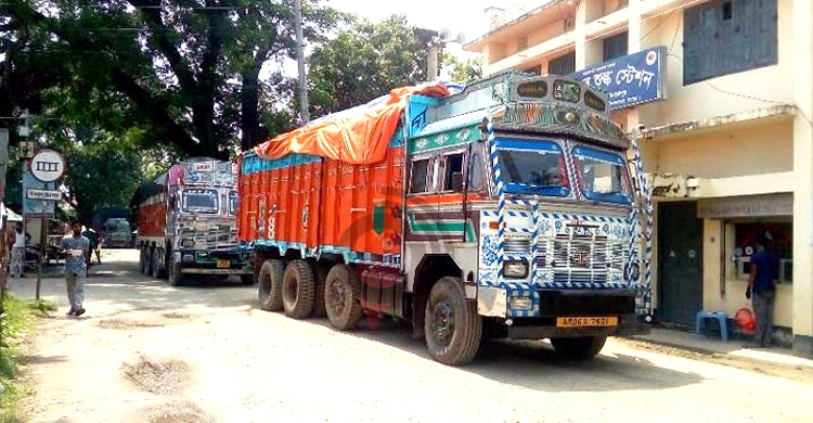 ৩ দিনের ছুটি শেষে হিলিতে আমদানি-রফতানি শুরু