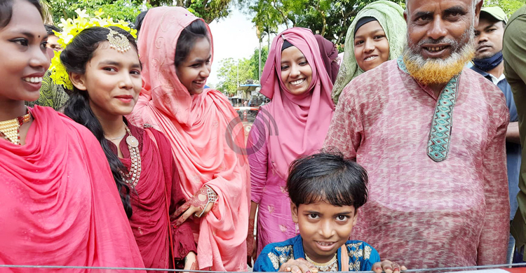 হিলির শূন্য রেখায় দুই বাংলার স্বজনদের মিলনমেলা