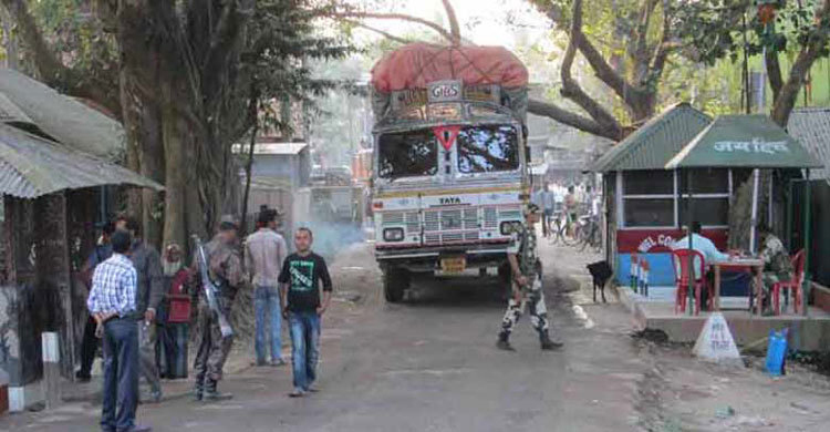 হিলি স্থলবন্দরে আমদানি-রপ্তানি বন্ধ