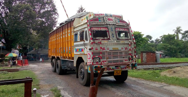 দুদিন পর হিলি দিয়ে আমদানি-রপ্তানি শুরু