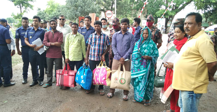 কারাভোগ শেষে দেশে ফিরে গেলেন ভারতীয় ৫ নাগরিক