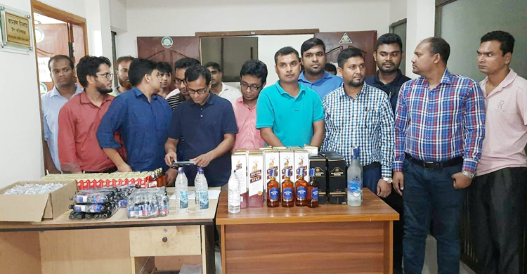 হিলিতে ভারতীয় ভুট্টাবোঝাই ট্রাকে মাদক