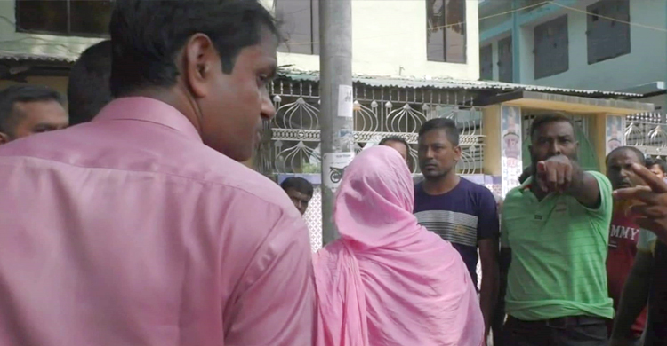 হিলিতে সাংবাদিকদের ওপর হামলা, ক্যামেরা ছিনিয়ে নেওয়ার চেষ্টা