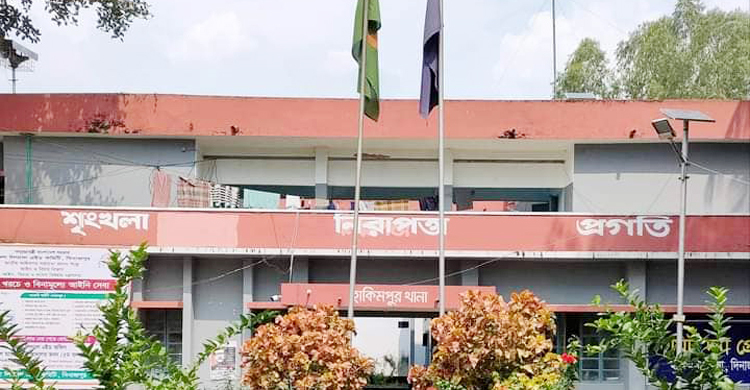 যাত্রীবেশে অটোরিকশায় ওঠেন ২ ছিনতাইকারী, ছুরিকাঘাতে চালককে হত্যা