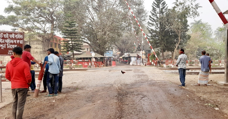 হিলি দিয়ে বাণিজ্য শুরু