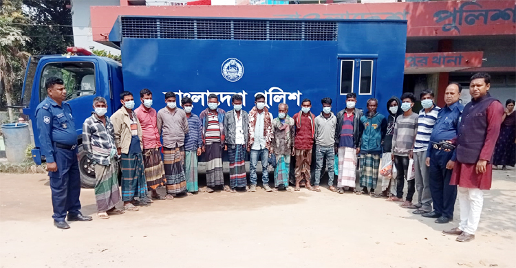 জুয়ার আসরে পুলিশের অভিযান, কারাগারে ১৭ জুয়াড়ি