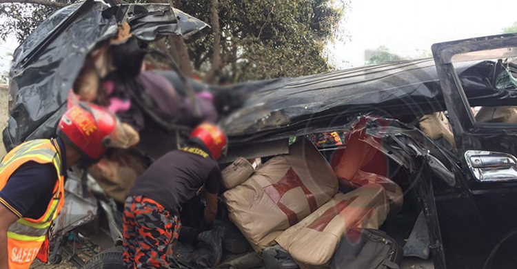 হবিগঞ্জেও গাছে ধাক্কা লেগে মাইক্রোবাসের ৯ যাত্রী নিহত