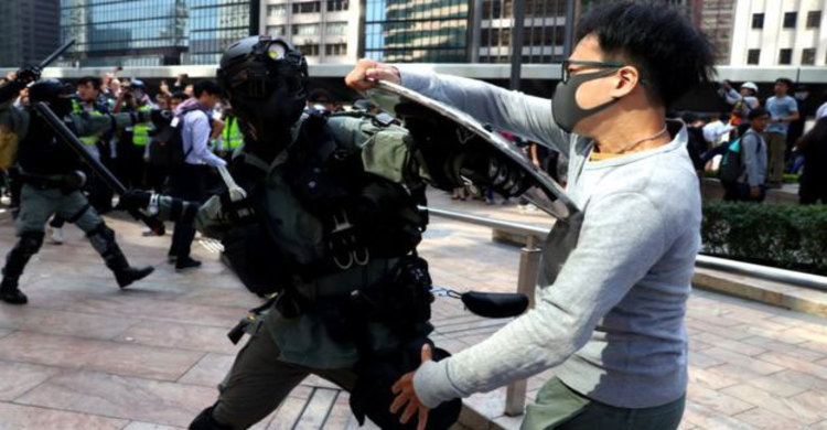 HK suspends all schools amid tense protests
