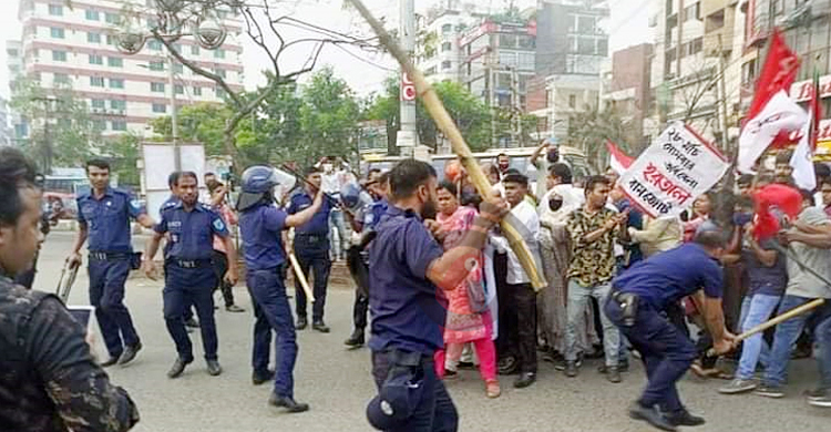নারায়ণগঞ্জে বাম জোটের হরতালে পুলিশের লাঠিচার্জে আহত ১০