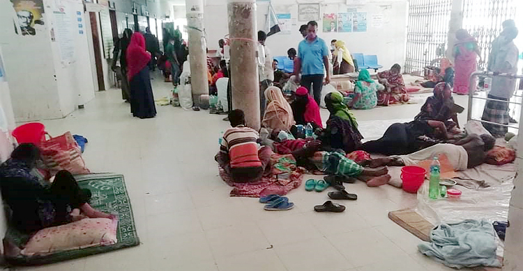 বেড মাত্র ৮টি, দিনেই ভর্তি হচ্ছেন শতাধিক ডায়রিয়া রোগী