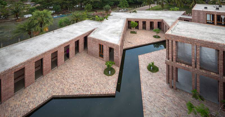 ব্রিটিশ স্থাপত্য পুরস্কারের সংক্ষিপ্ত তালিকায় সাতক্ষীরার হাসপাতাল