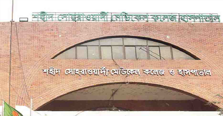 কামারপাড়ায় বাসের ধাক্কায় প্রাণ গেলো মিনিবাসের সহকারীর