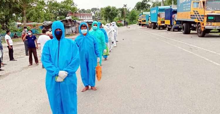সাড়ে ৩ মাস পর ফেরত এলো পেট্রাপোলে পড়ে থাকা ৩৪ খালি ট্রাক