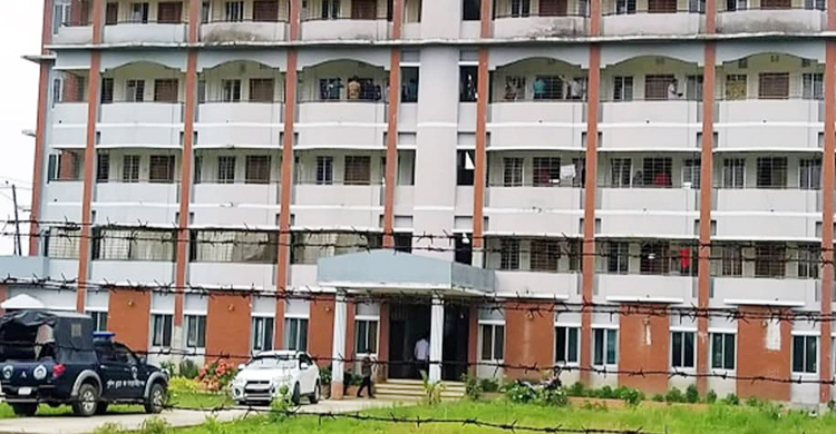 এমসি কলেজের ছাত্রীনিবাস থেকে শিক্ষার্থীর ঝুলন্ত মরদেহ উদ্ধার