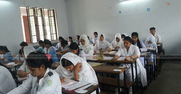 ১৫ মিনিট পর প্রশ্নপত্র বিতরণ, ঝিনাইদহে দুই পরিদর্শককে অব্যাহতি