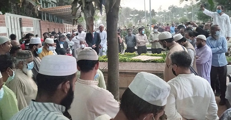 HT Imam buried at Banani graveyard