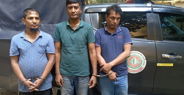 টেকনাফ থেকে ইয়াবা-আইস কিনে ঢাকায় বিক্রি করতেন তারা