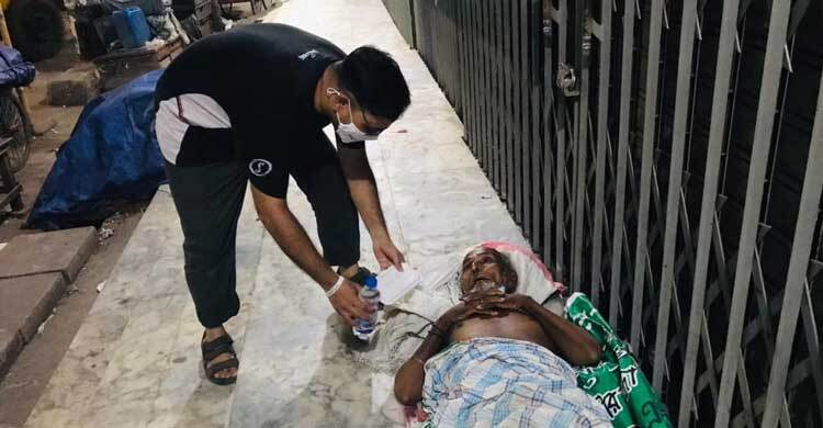 পুরান ঢাকায় অসহায়দের মাঝে মাঞ্জার সাহরি বিতরণ