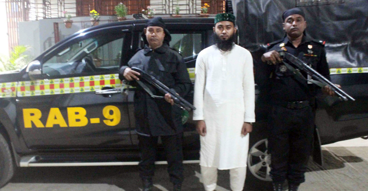 ইমামের লেবাসে অপহরণ-ধর্ষণ