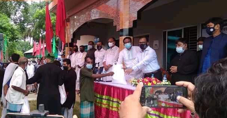 গড়পাড়া ইমামবাড়িতে আশুরায় ত্রাণ বিতরণ ও ফ্রি মেডিকেল ক্যাম্প