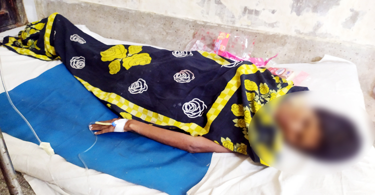 রাস্তায় মানসিক ভারসাম্যহীন নারীর সন্তান প্রসব