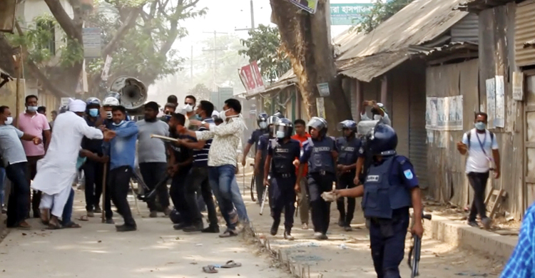 মুন্সিগঞ্জে হেফাজত-পুলিশ সংঘর্ষ, ৬১৫ জনের নামে মামলা