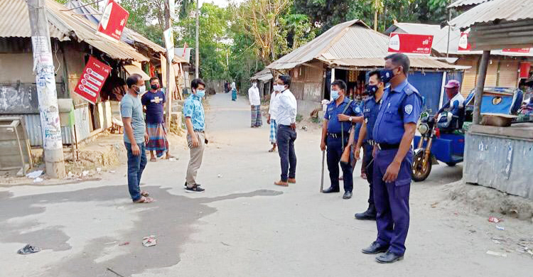নোয়াখালীতে লকডাউনের তৃতীয় দিনে ৮২ মামলা, জরিমানা
